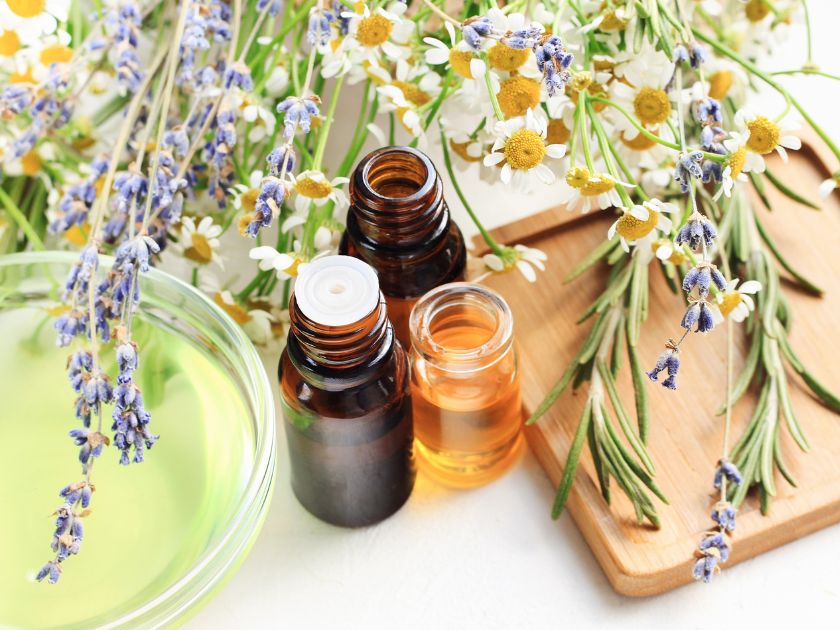 Aromaterapia e benessere: gli oli essenziali per la salute fisica ed emotiva